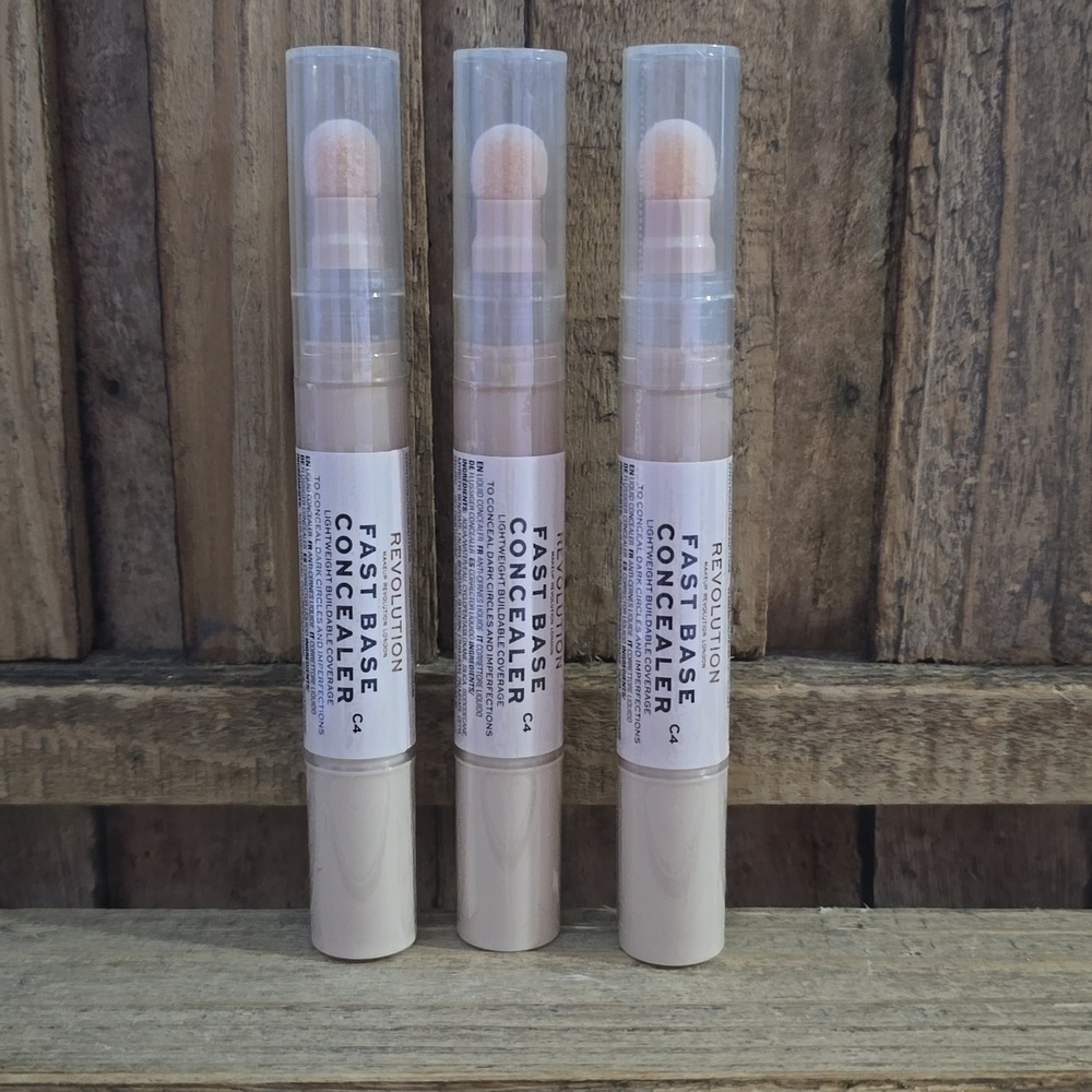 (3) Makeup Revolution Beauty Fast Base Concealer - Color: C4